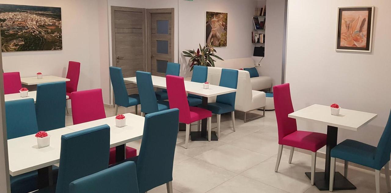 Hotel Avenida Plaza Alzira Bagian luar foto