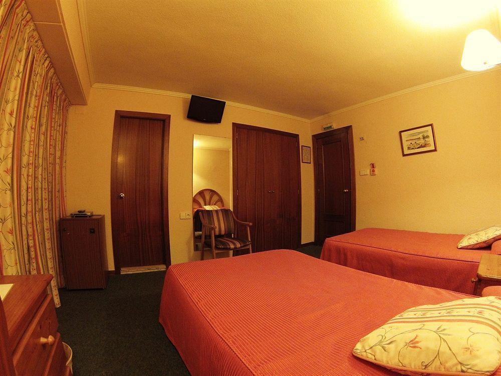 Hotel Avenida Plaza Alzira Bagian luar foto