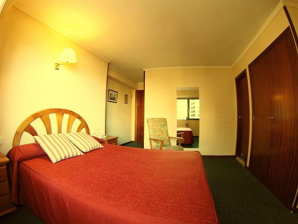 Hotel Avenida Plaza Alzira Bagian luar foto
