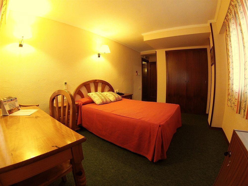 Hotel Avenida Plaza Alzira Bagian luar foto