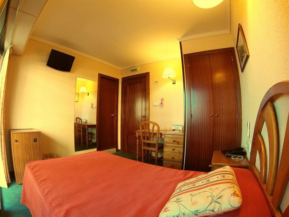 Hotel Avenida Plaza Alzira Bagian luar foto