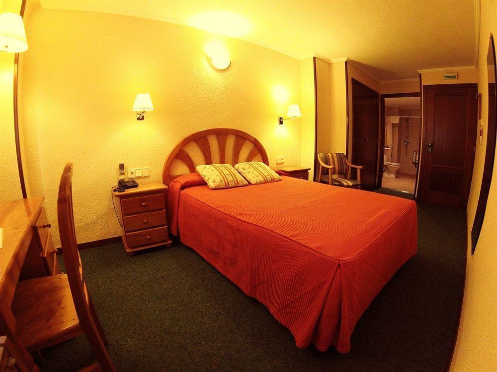 Hotel Avenida Plaza Alzira Bagian luar foto