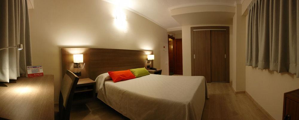 Hotel Avenida Plaza Alzira Bagian luar foto