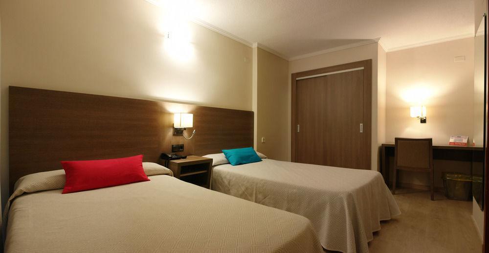 Hotel Avenida Plaza Alzira Bagian luar foto