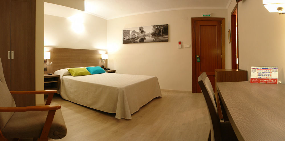 Hotel Avenida Plaza Alzira Bagian luar foto