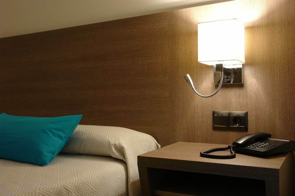 Hotel Avenida Plaza Alzira Bagian luar foto