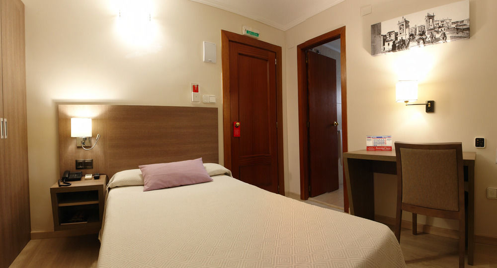 Hotel Avenida Plaza Alzira Bagian luar foto