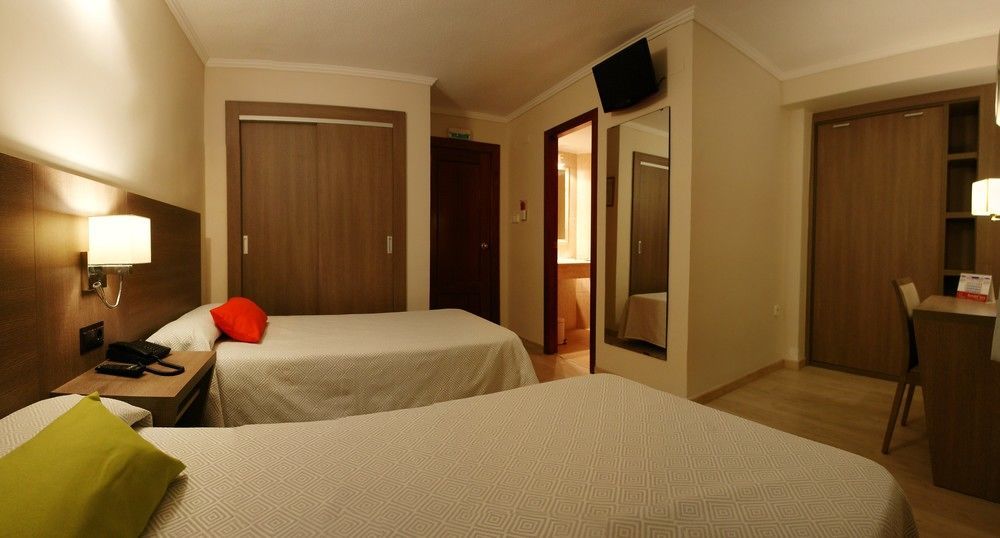Hotel Avenida Plaza Alzira Bagian luar foto